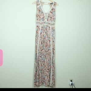 Lulu's sun will shine. Floral print maxi.